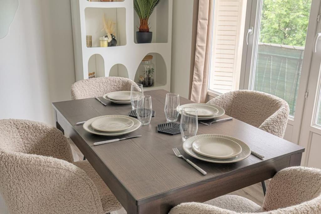 Le Pressense, Ideal Sejour Pro Ou Familiale Vénissieux Extérieur photo