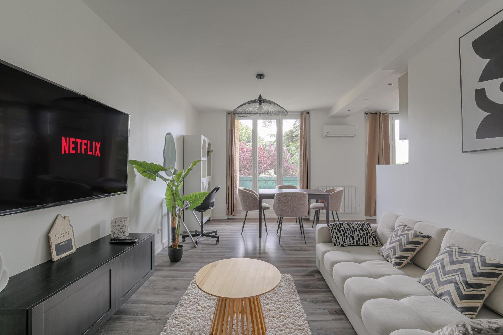 Le Pressense, Ideal Sejour Pro Ou Familiale Vénissieux Extérieur photo